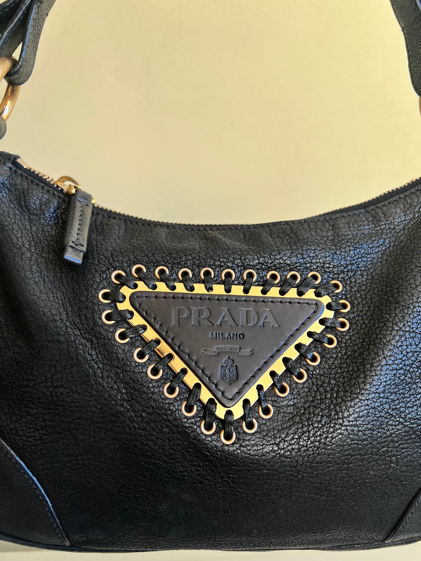 Prada con Tracolla a Catena Intrecciata