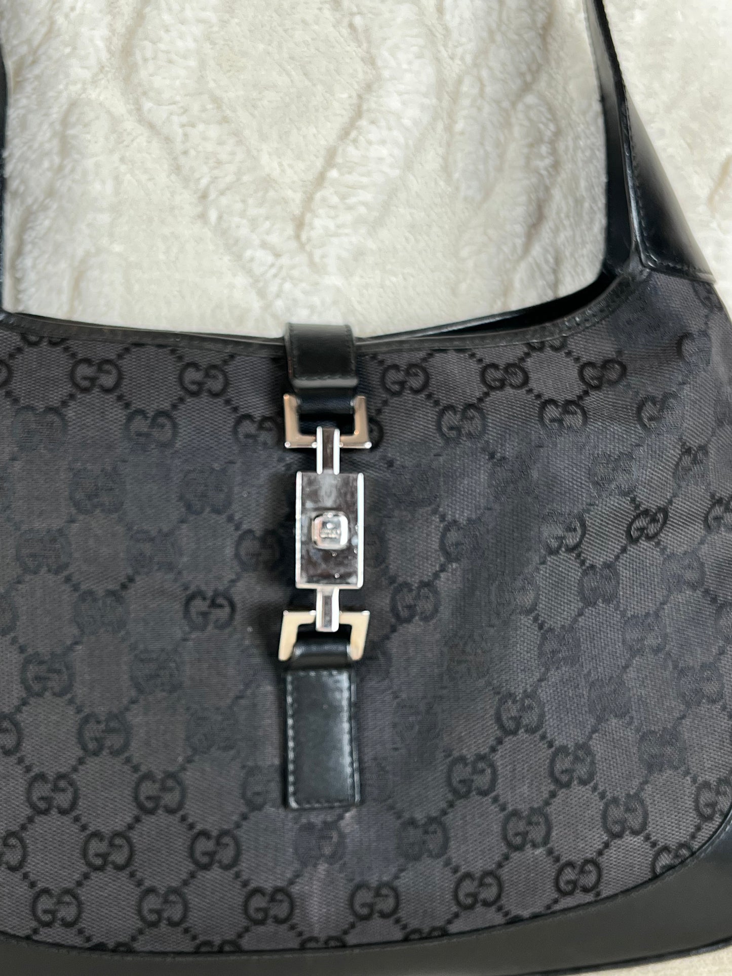Gucci Jackie black