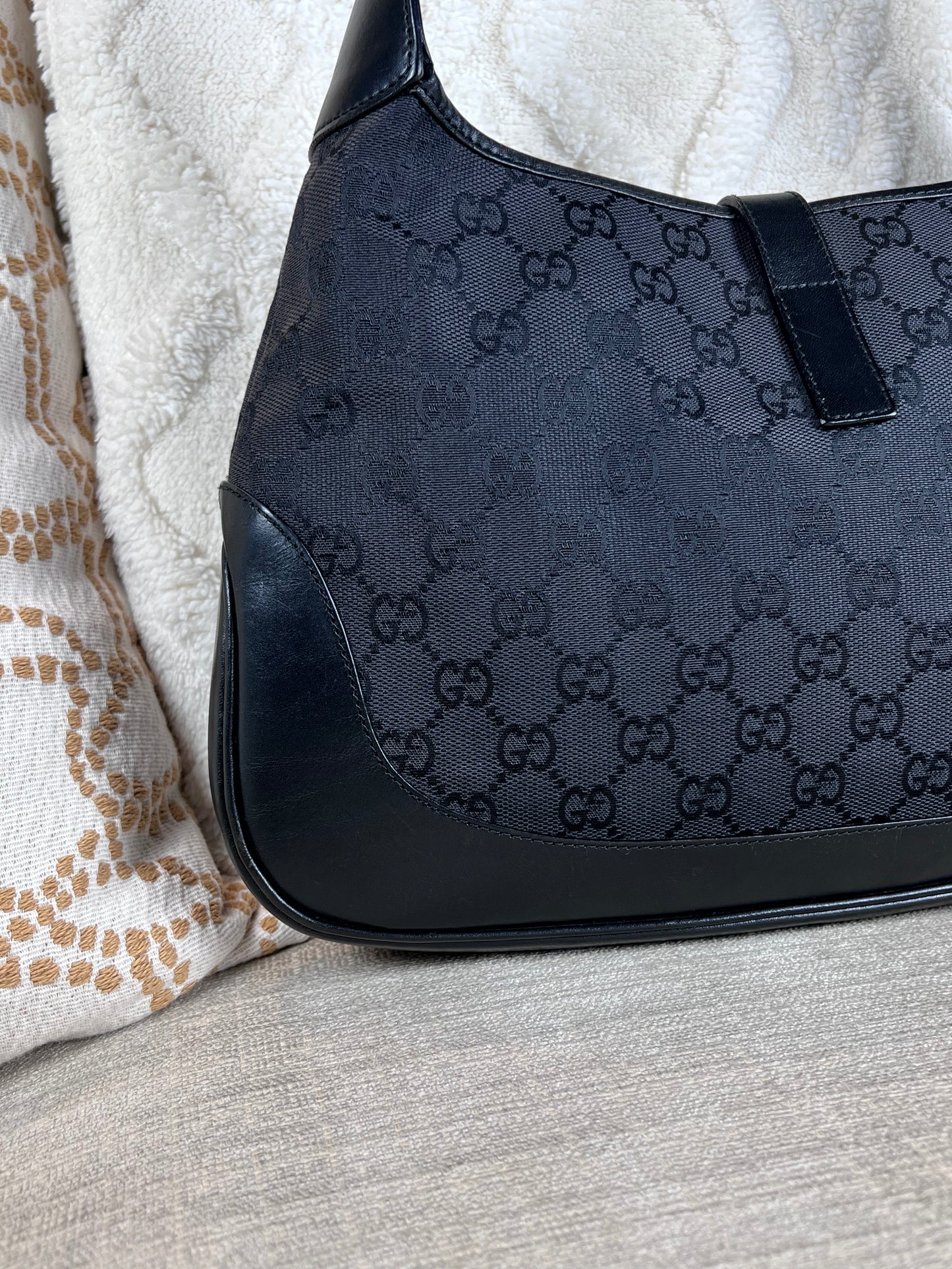Gucci Jackie black