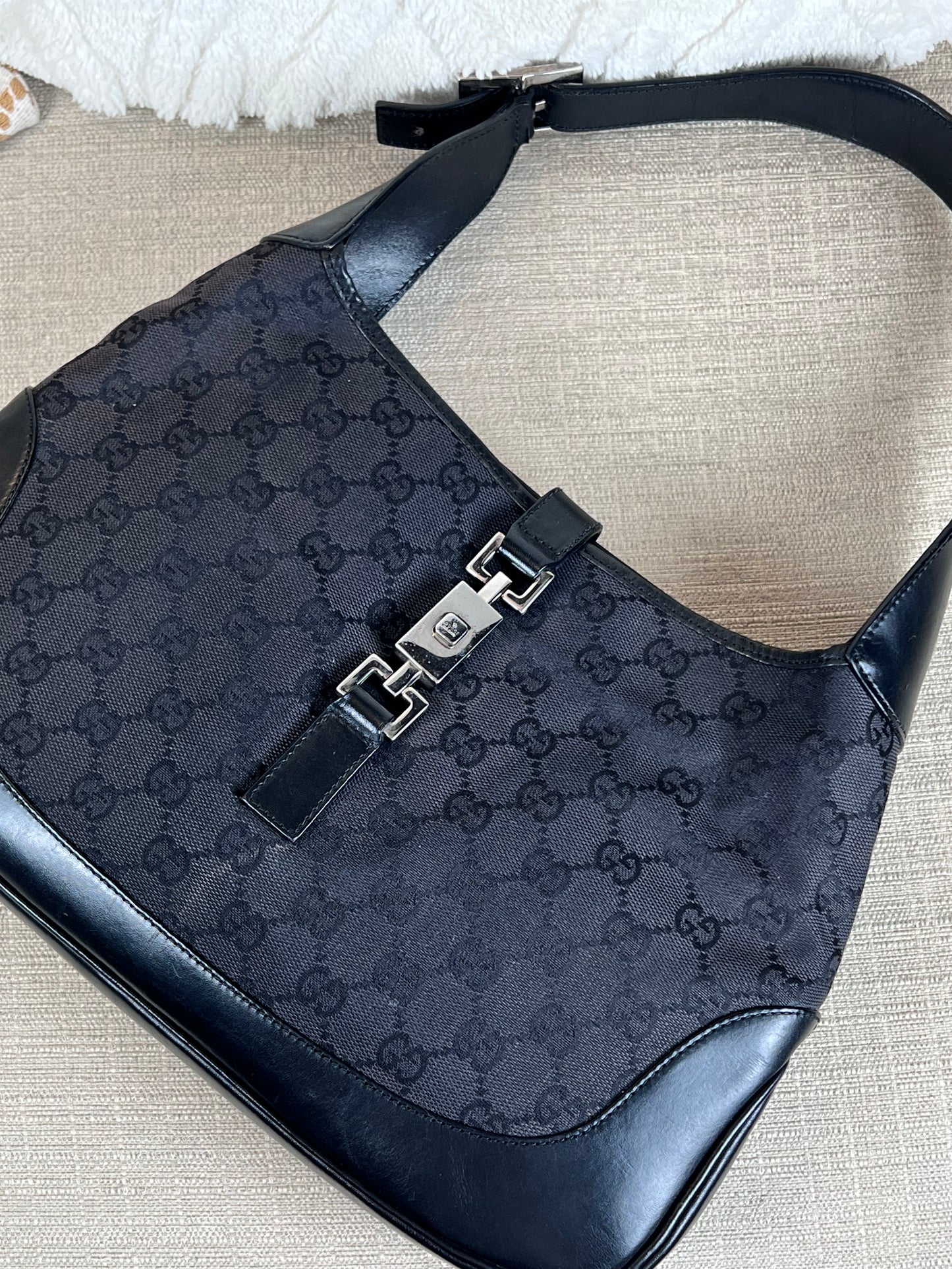 Gucci Jackie black