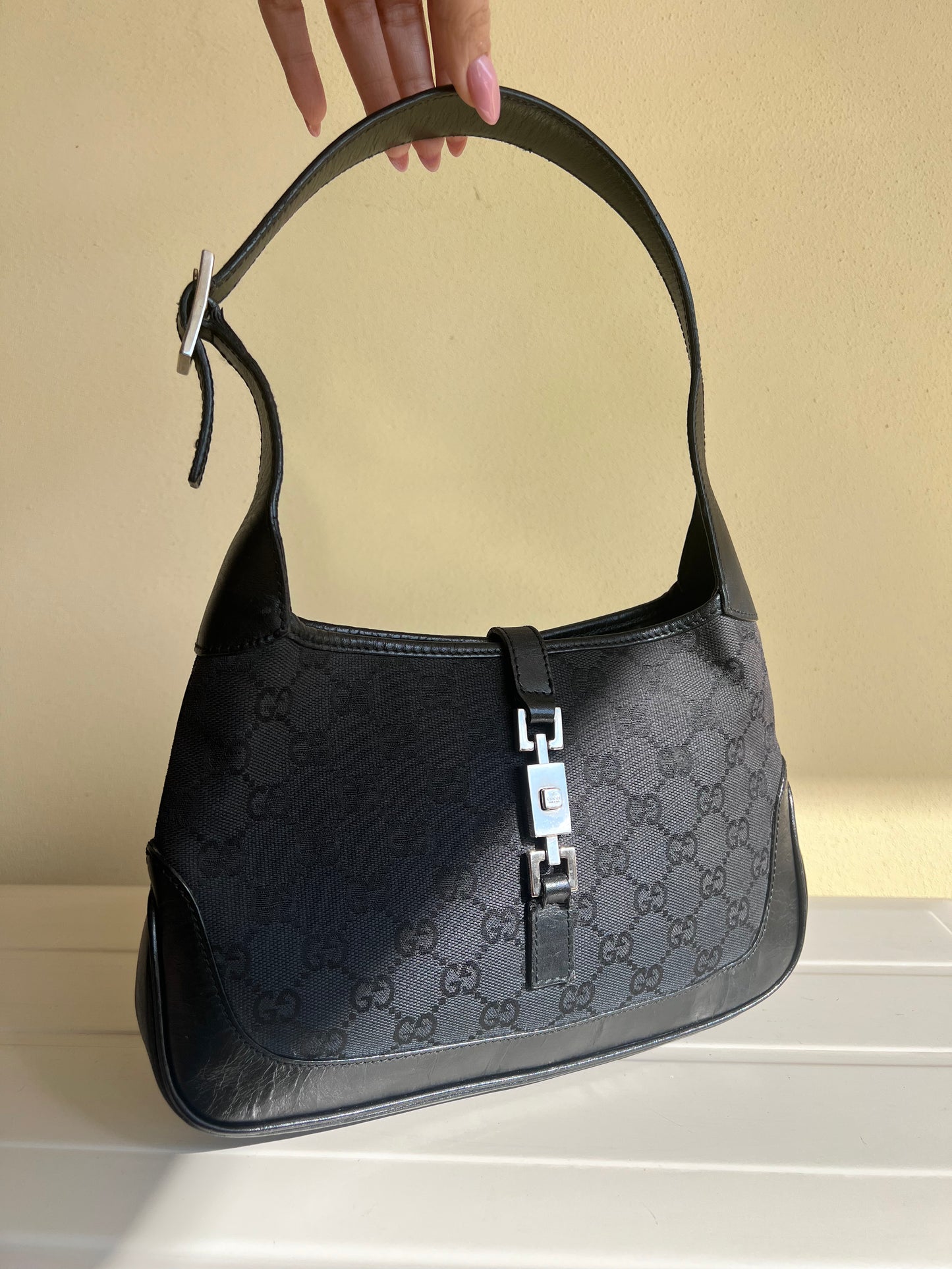 Gucci Jackie black