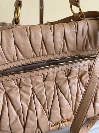 Miu Miu pattina matellassè