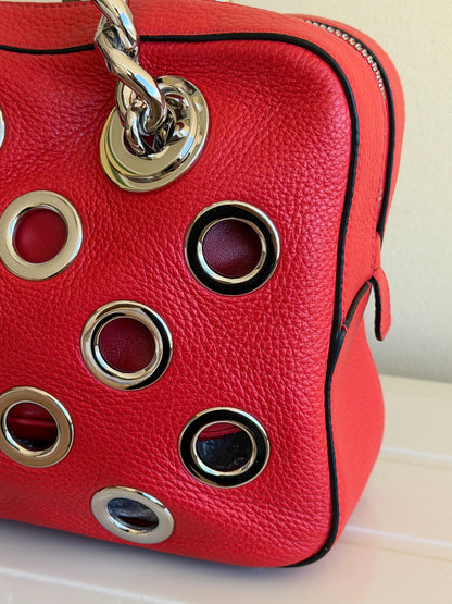 Prada con Catena Grommet