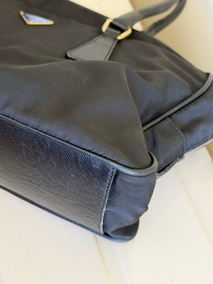 Prada Bauletto in Nylon e Pelle Saffiano