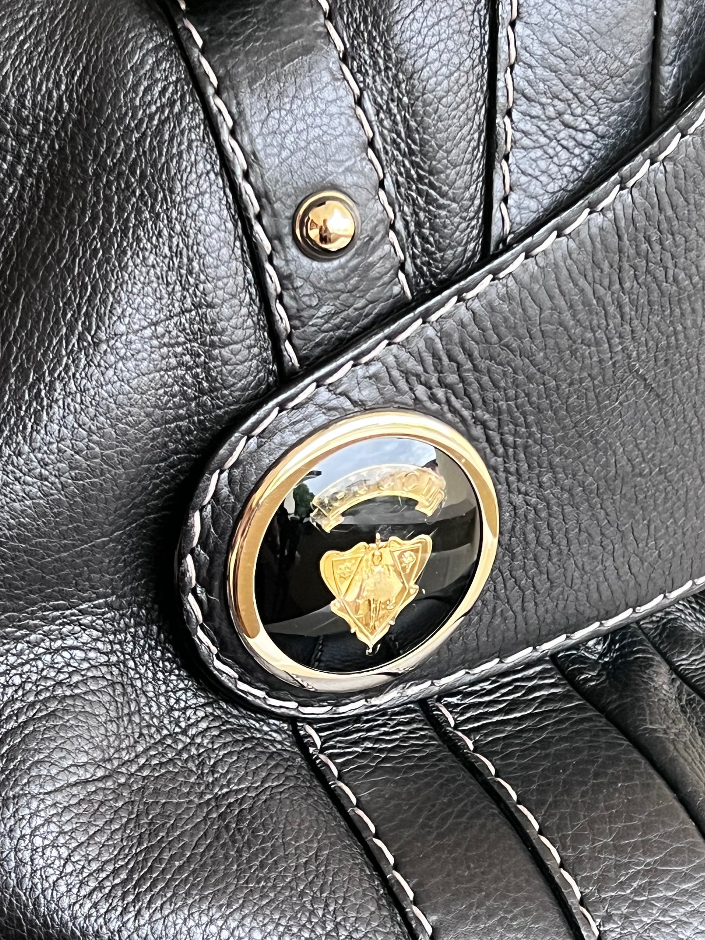 Gucci tote hysteria