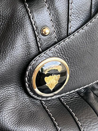Gucci tote hysteria