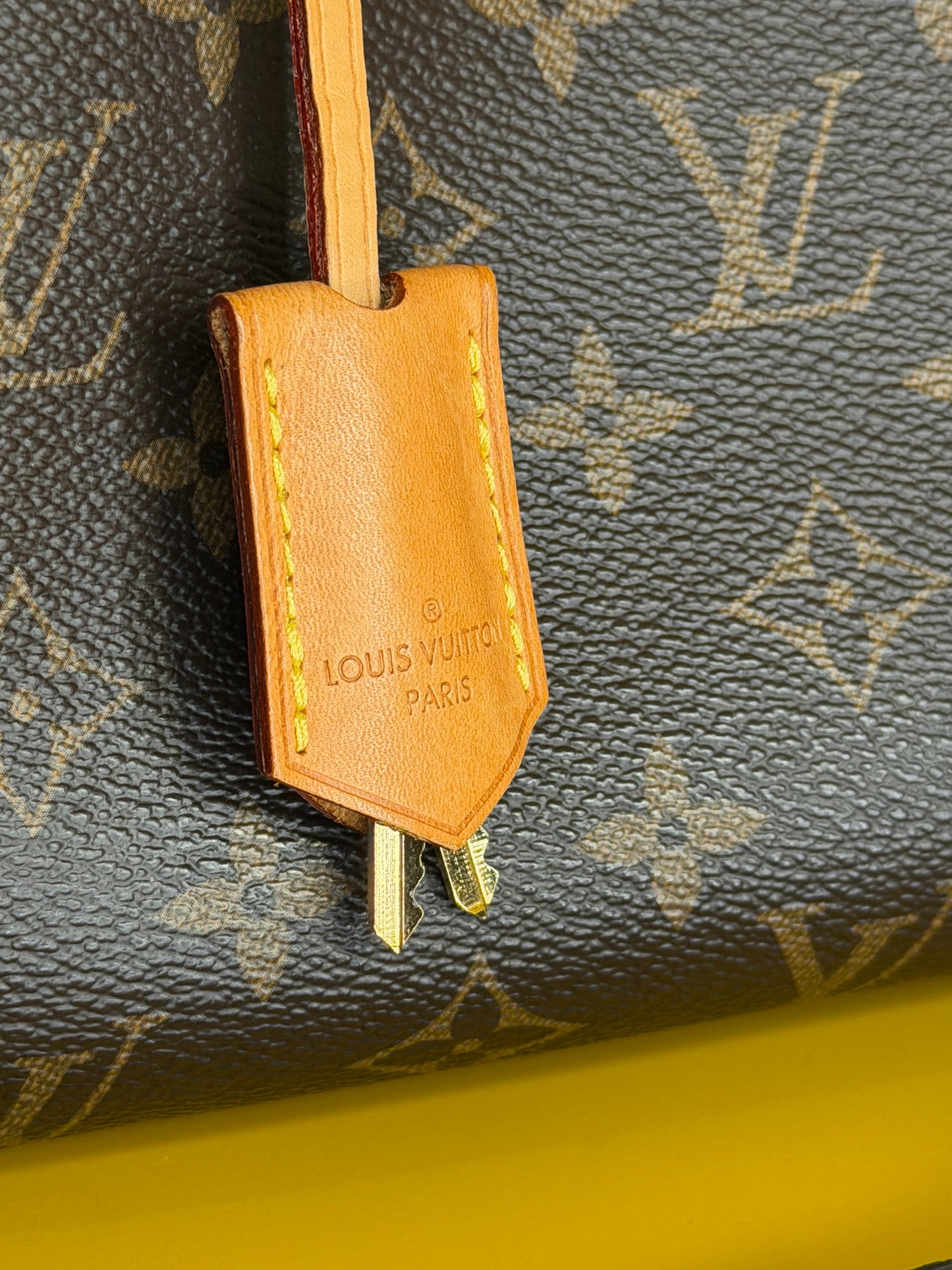 Louis Vuitton Montaigne MM