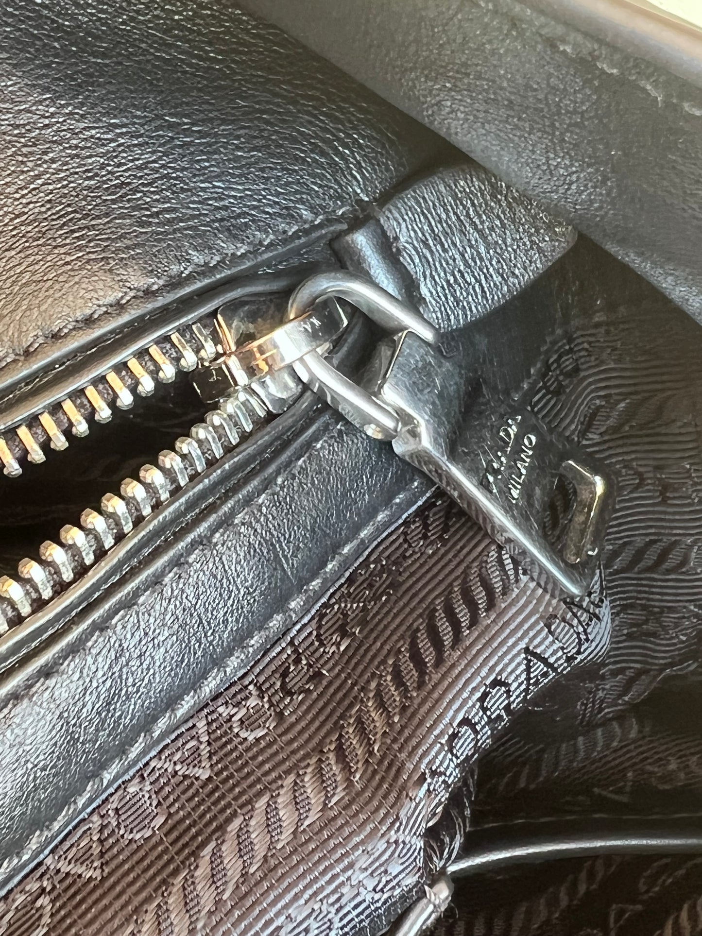 Prada tote nera con tracolla