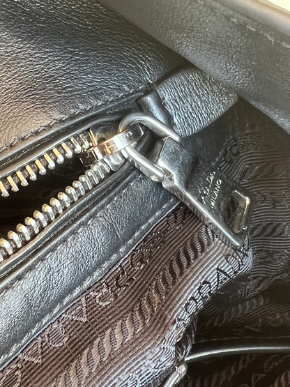 Prada tote nera con tracolla