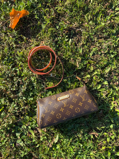 Louis Vuitton Pochette Eva