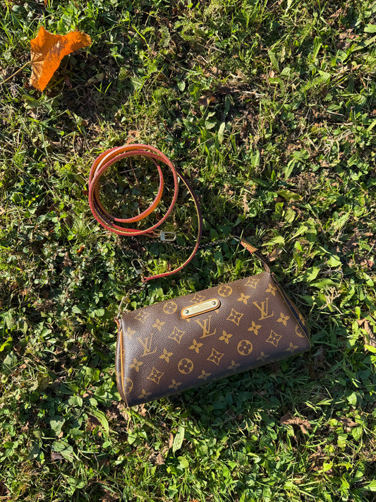 Louis Vuitton Pochette Eva