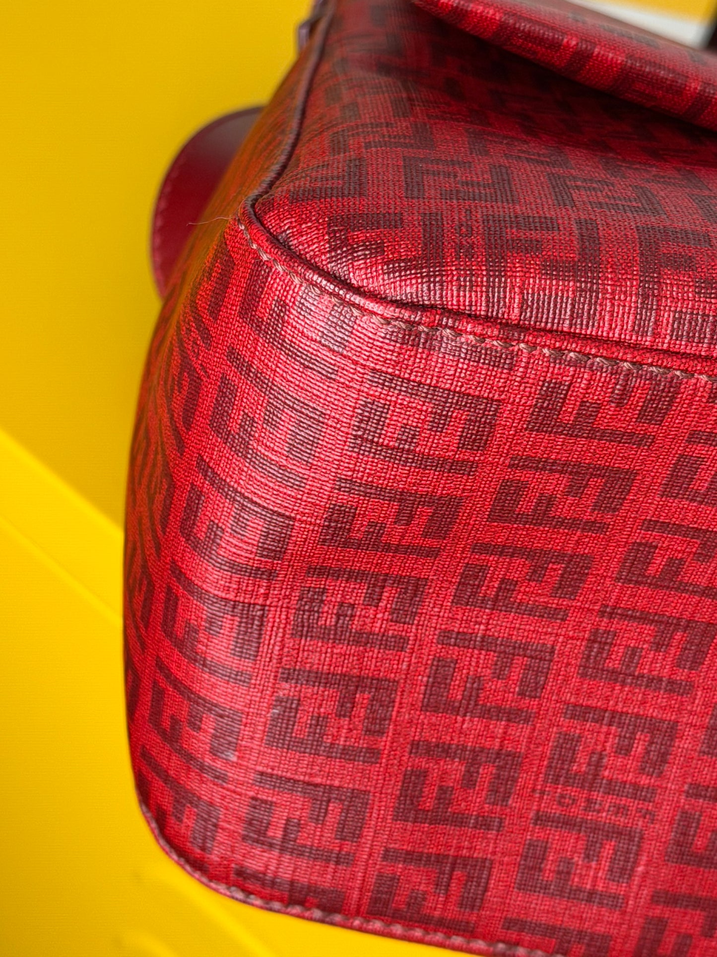 Fendi Mamma tessuto roll red