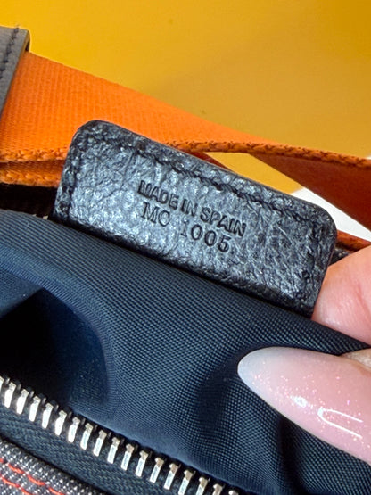 Dior Remove before flight