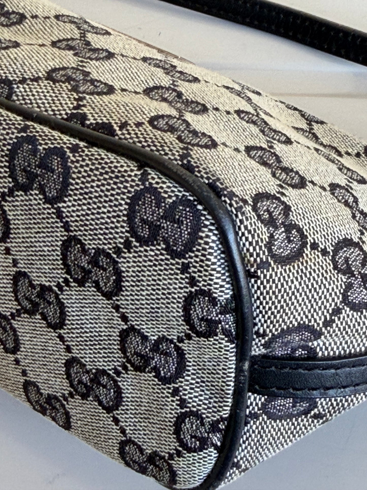 Gucci boat bag grey/black