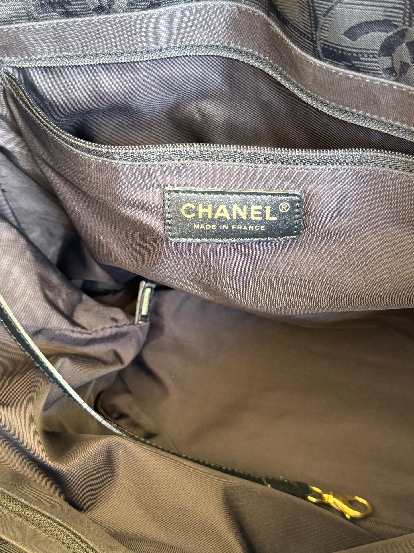 Chanel New Travel Light
