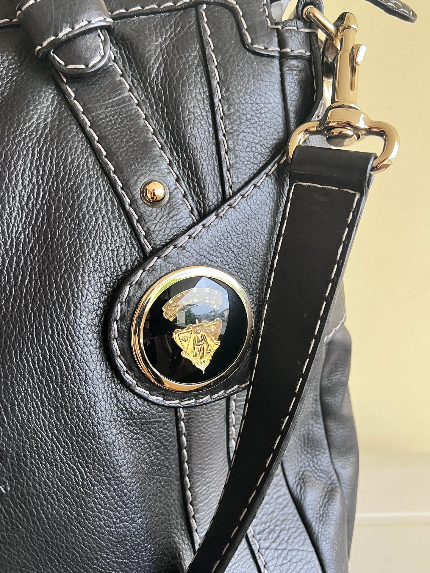 Gucci tote hysteria