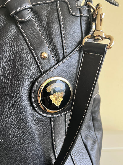 Gucci tote hysteria
