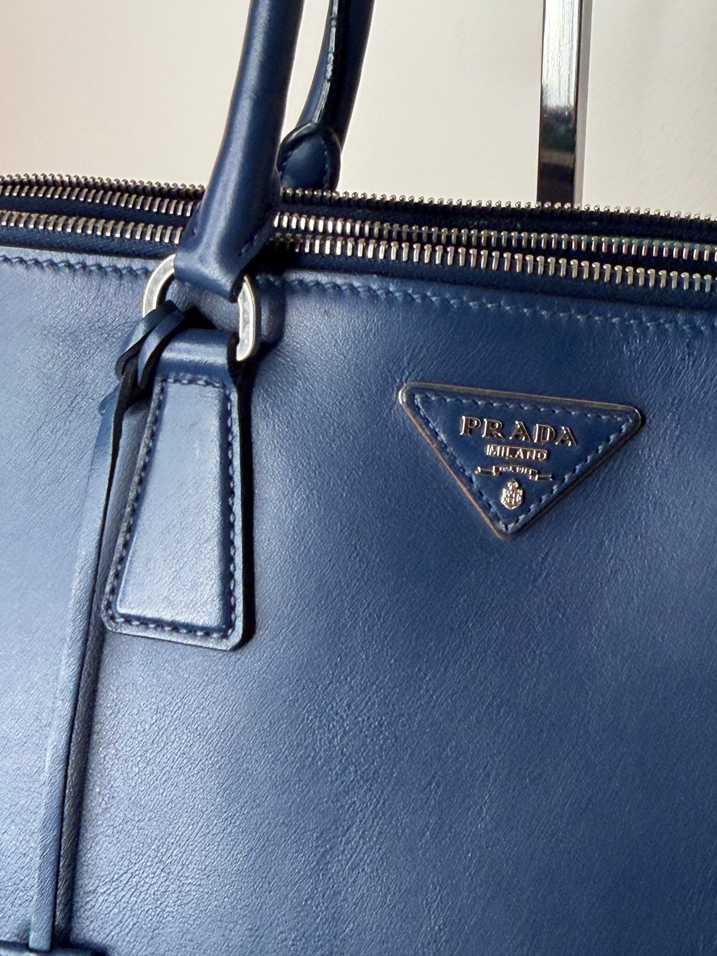 Prada galleria blu