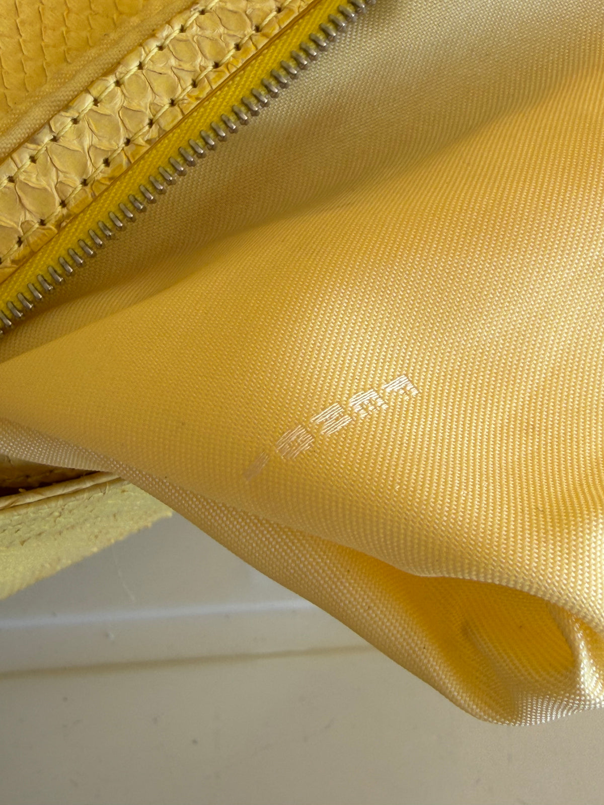 Fendi baguette pelle di pitone gialla