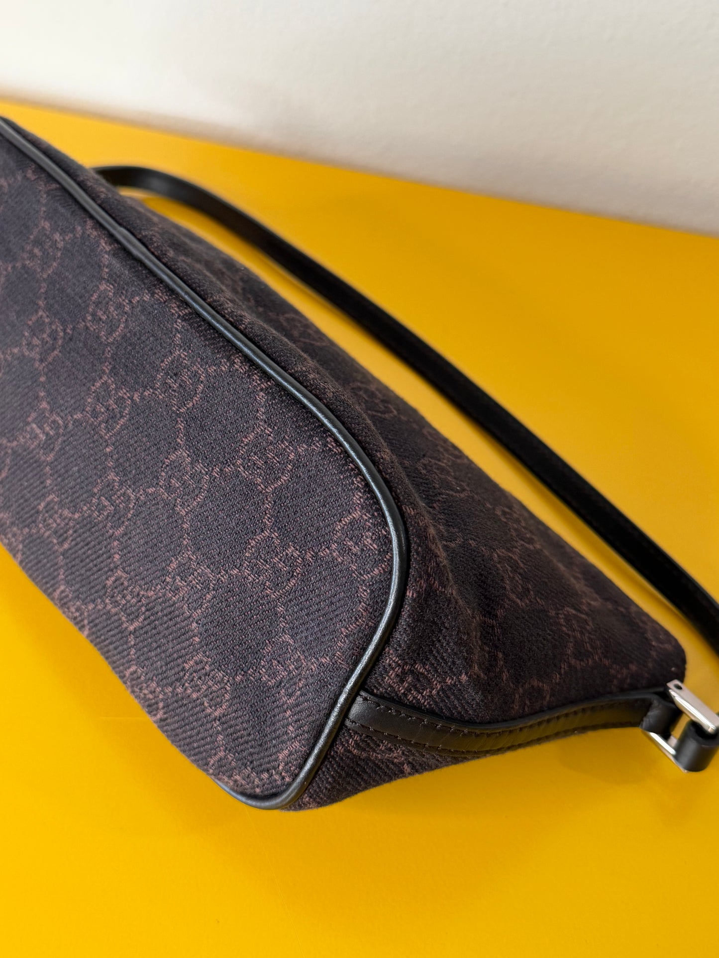 Gucci boat bag brown