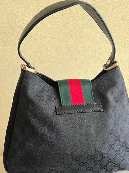 Gucci Hobo magnetic web