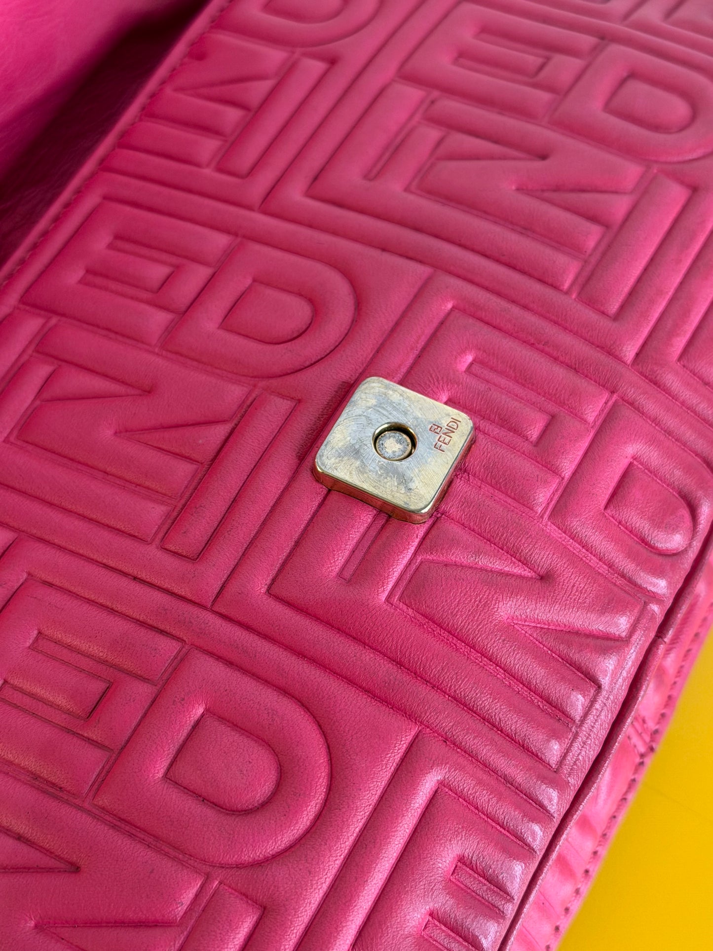 Fendi Baguette Fuxia