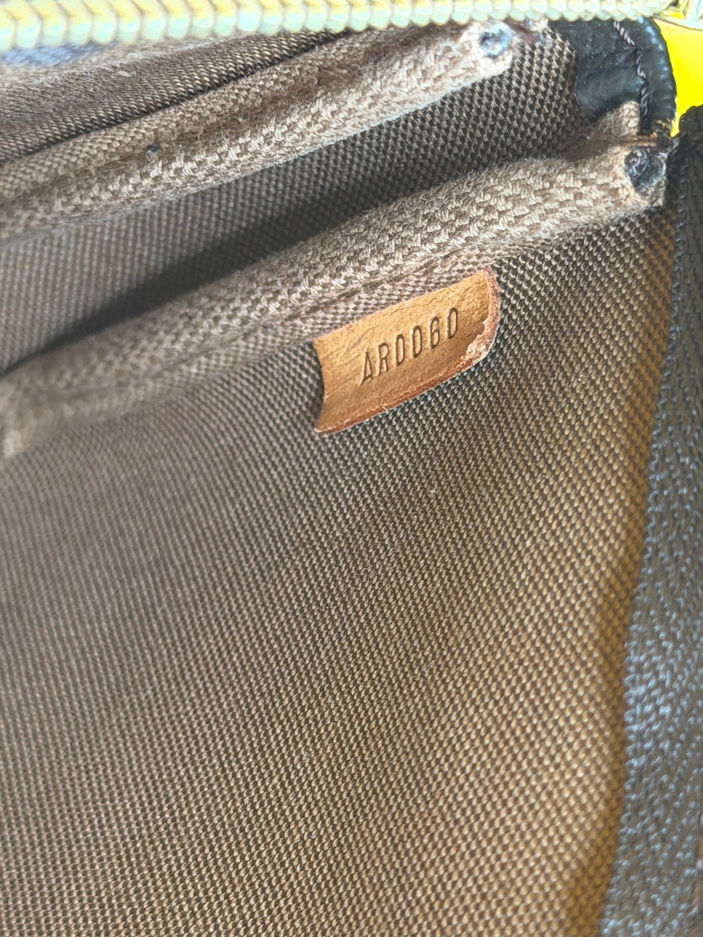Louis Vuitton Pochette accessoire