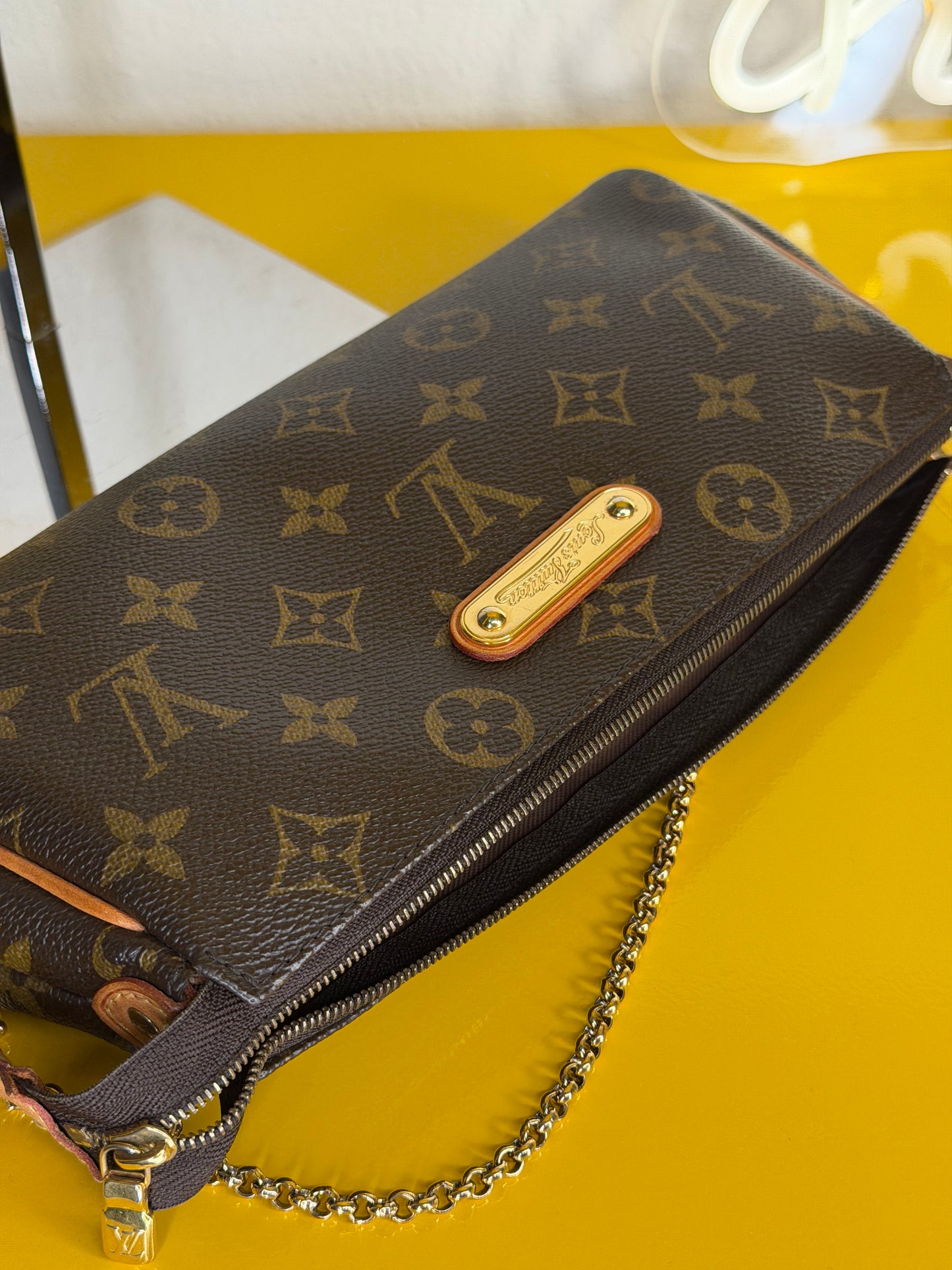 Louis Vuitton Pochette Eva