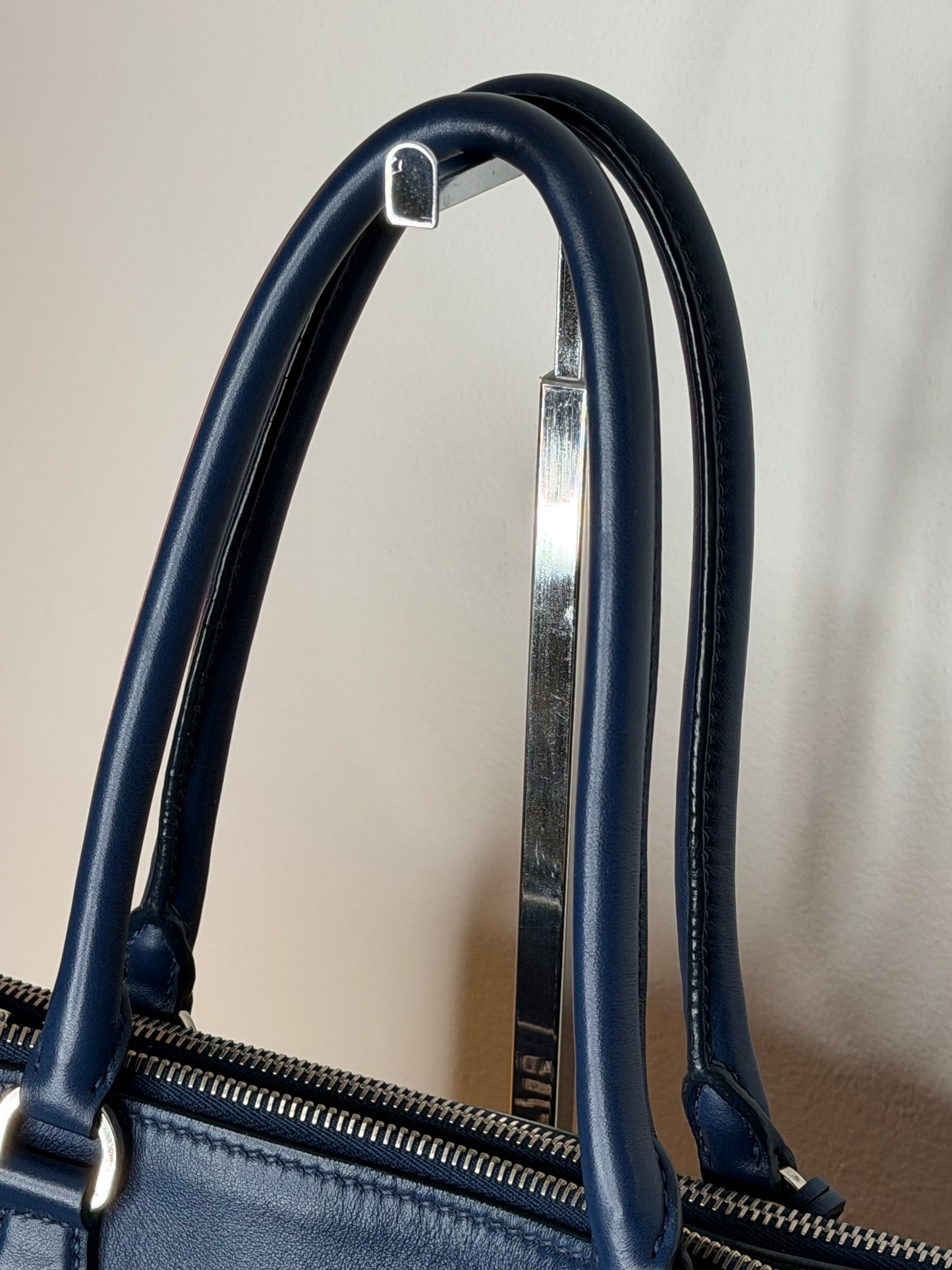 Prada galleria blu