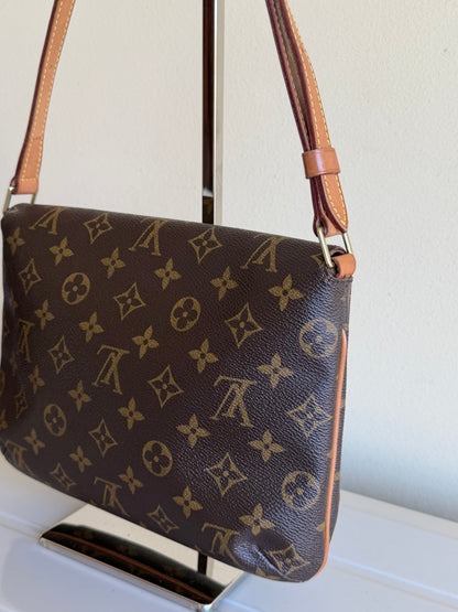 Louis Vuitton musette PM