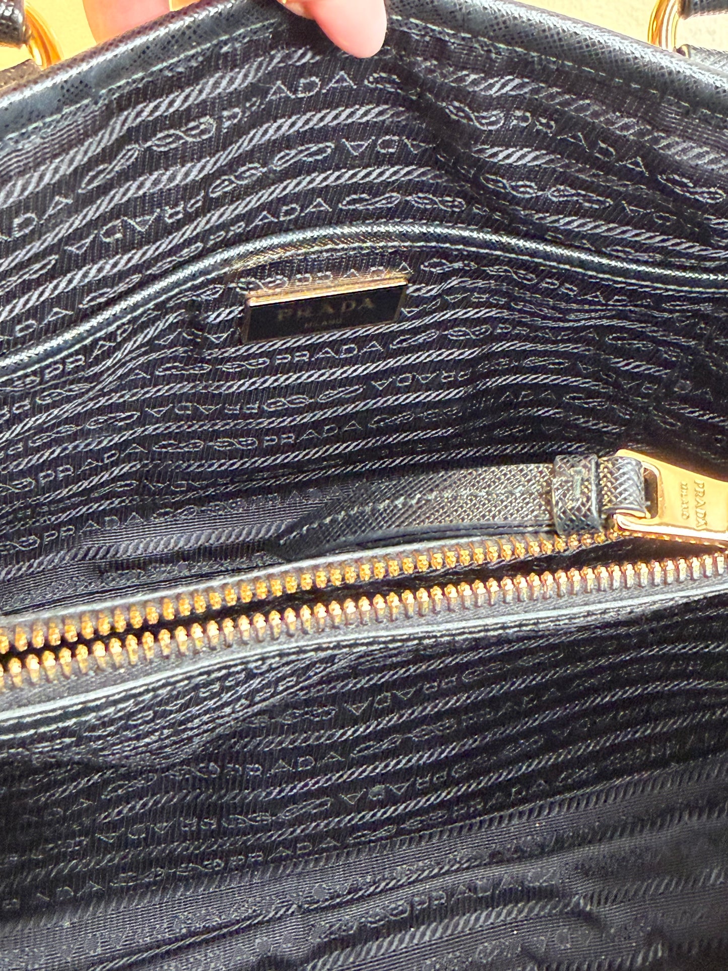 Prada tessuto e pelle Saffiano
