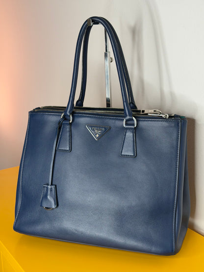 Prada galleria blu