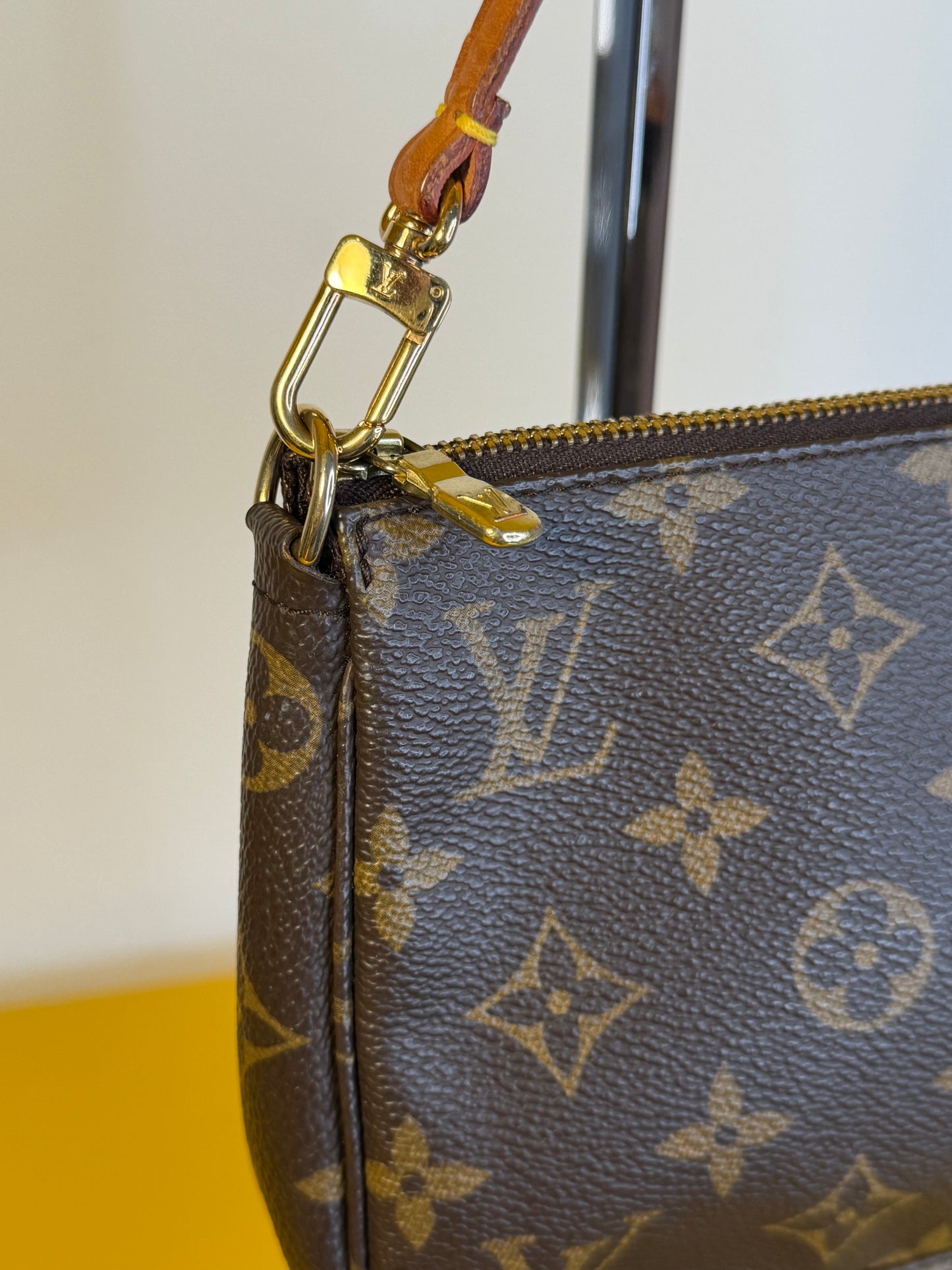 Louis Vuitton Pochette Accessoire
