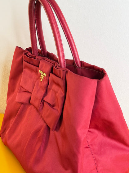 Prada in Nylon Ibisco(rosso fragola)