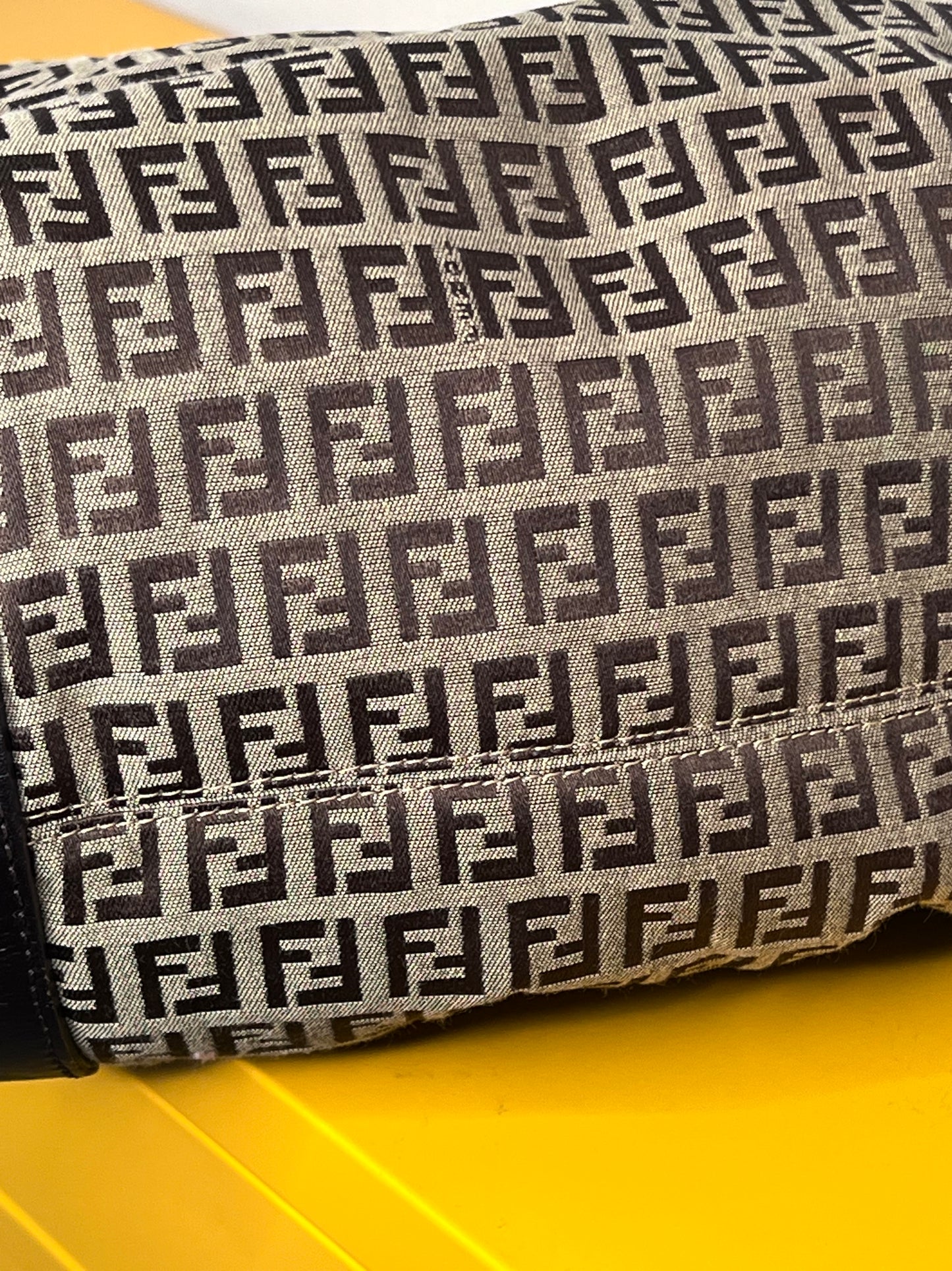 Fendi Hobo Manico Intrecciato