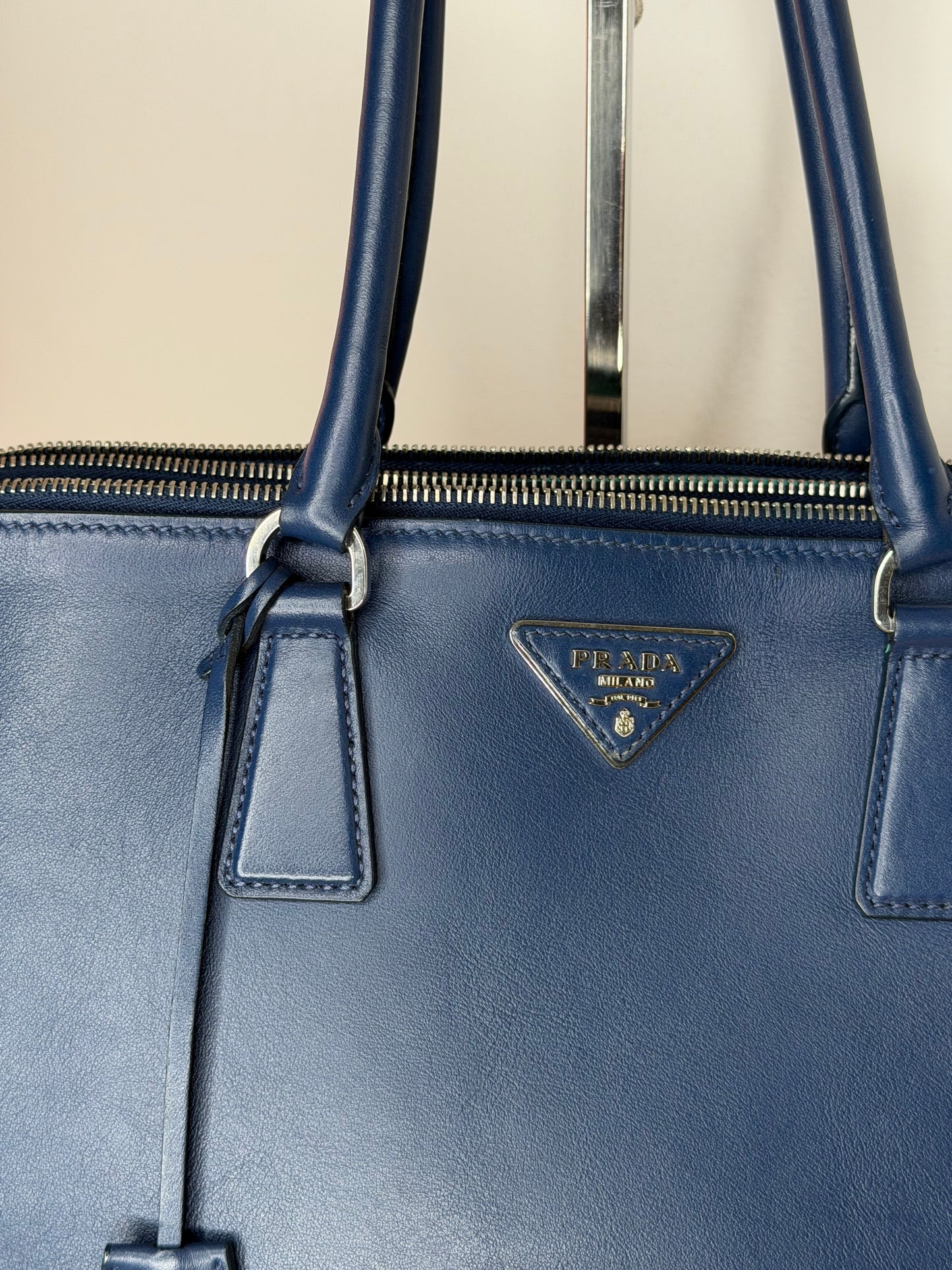 Prada galleria blu
