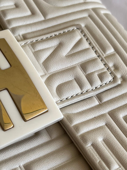 Fendi Baguette Nappa Bianca