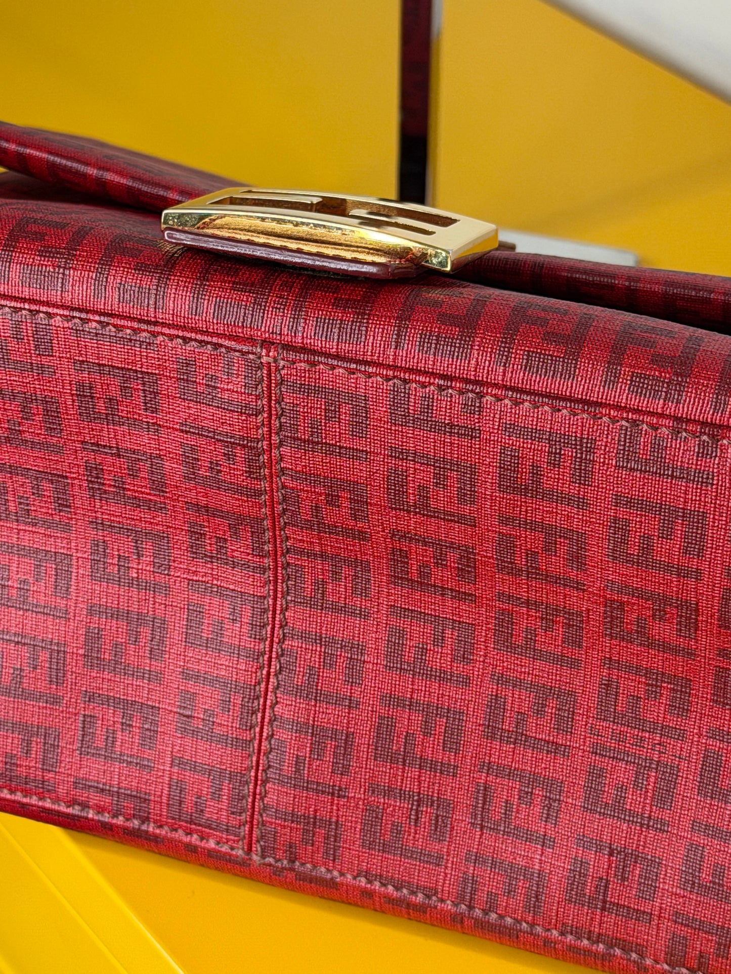 Fendi Mamma tessuto roll red