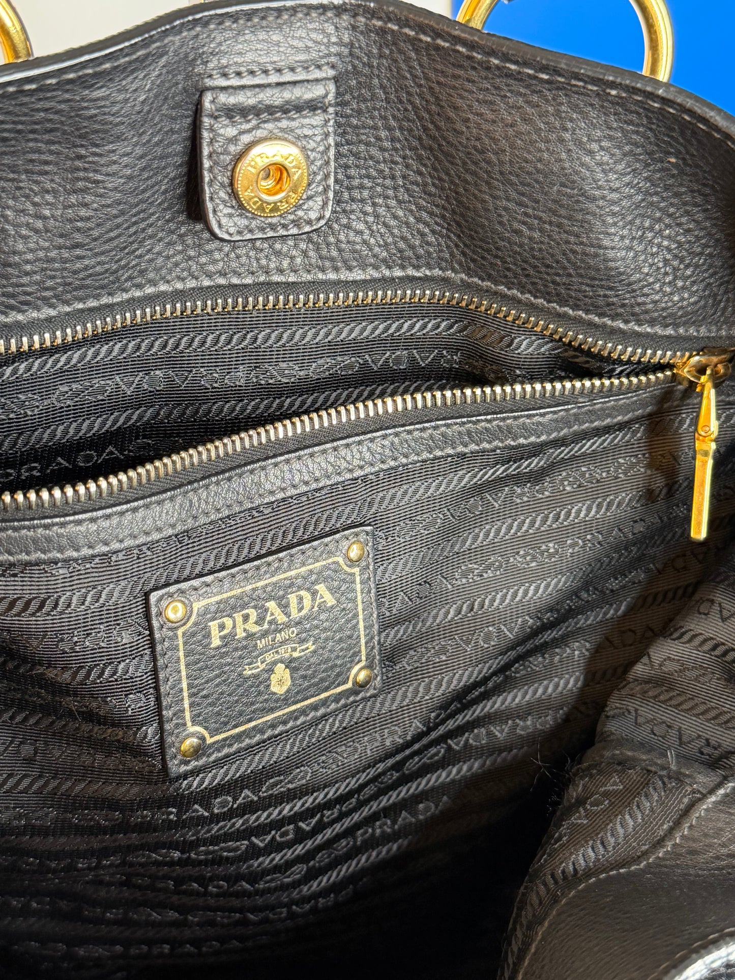 Prada tote con tracolla