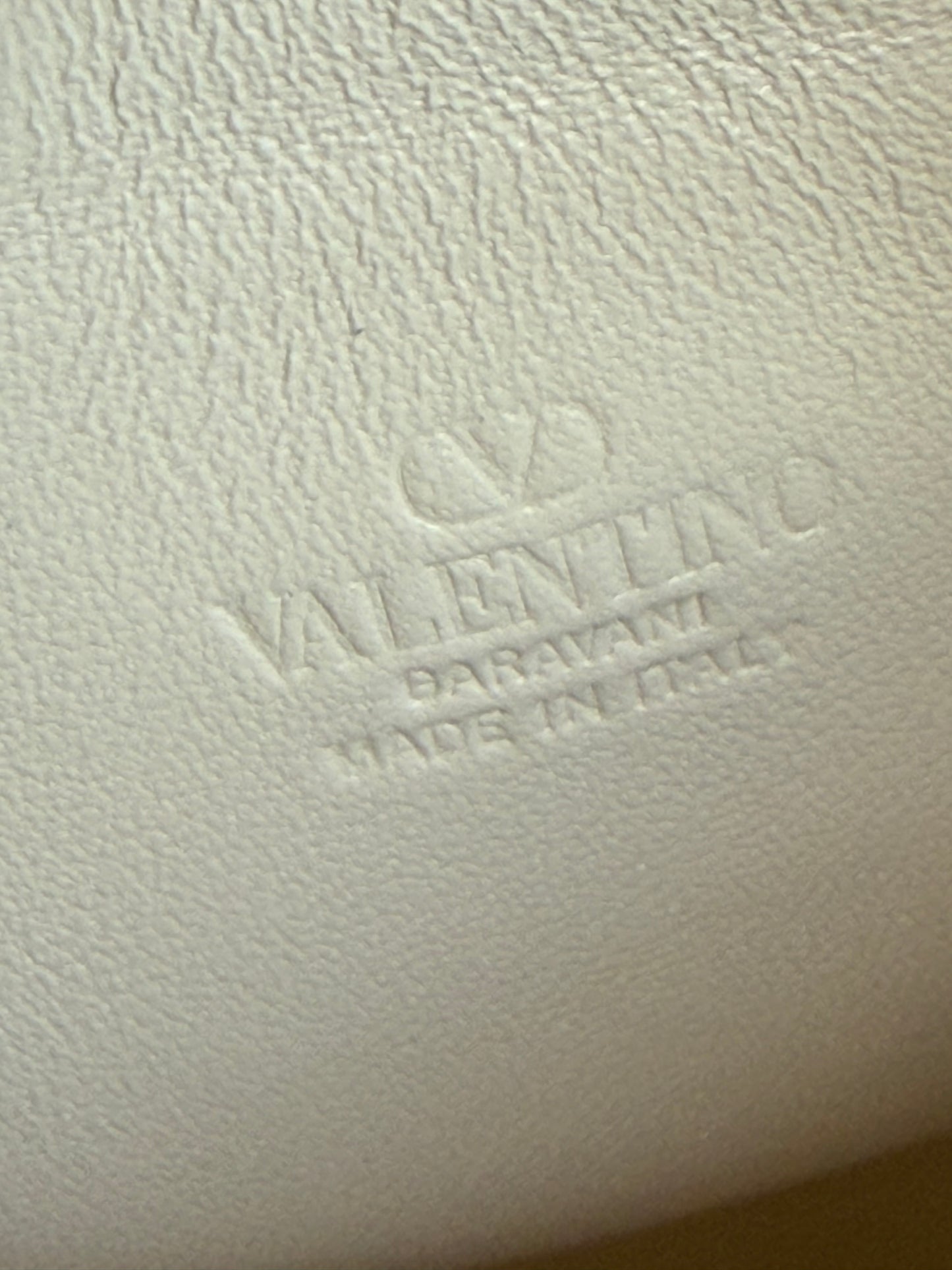 Valentino Garavani VLogo Signature mini bucket