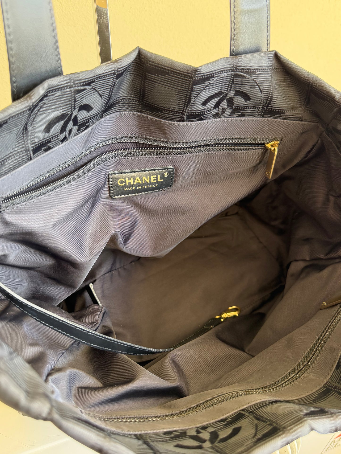 Chanel New Travel Light