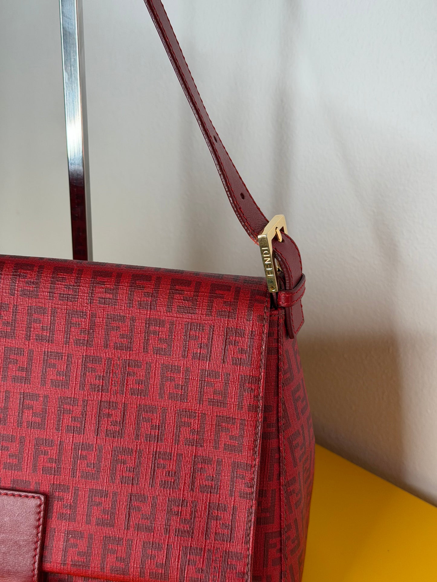 Fendi Mamma tessuto roll red