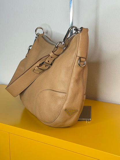 Prada spalla mezzaluna beige