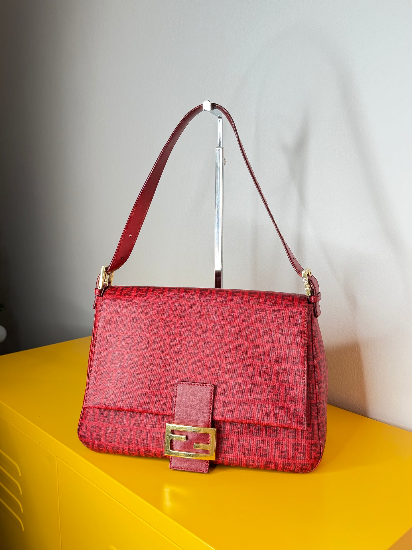 Fendi Mamma tessuto roll red