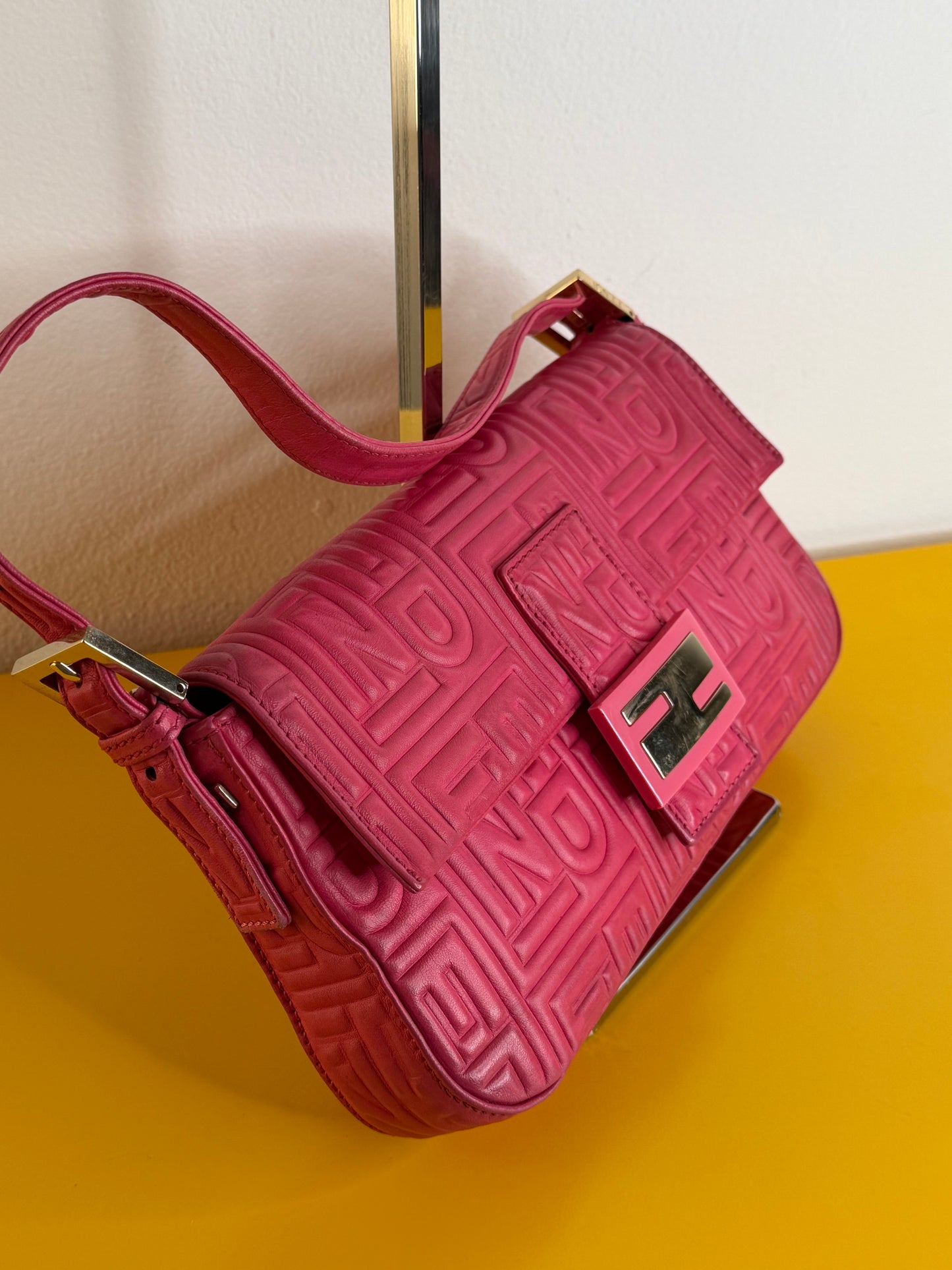 Fendi Baguette Fuxia