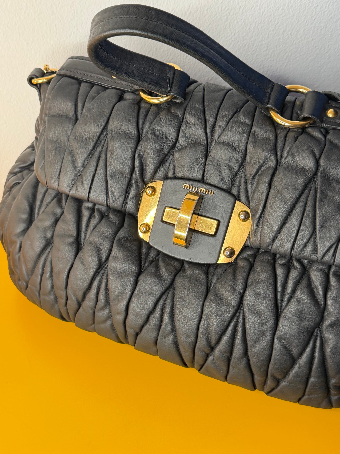 Miu Miu Pattina nera