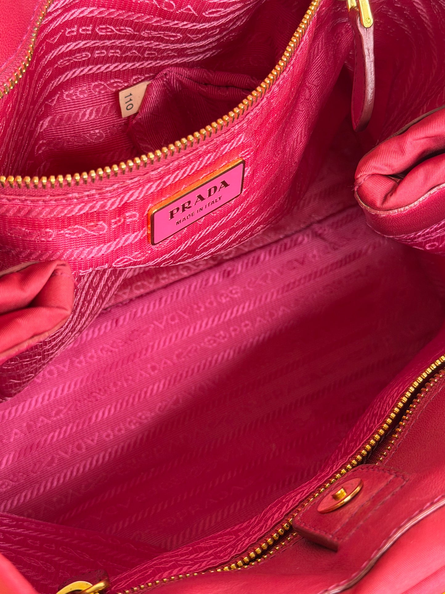 Prada in Nylon Ibisco(rosso fragola)