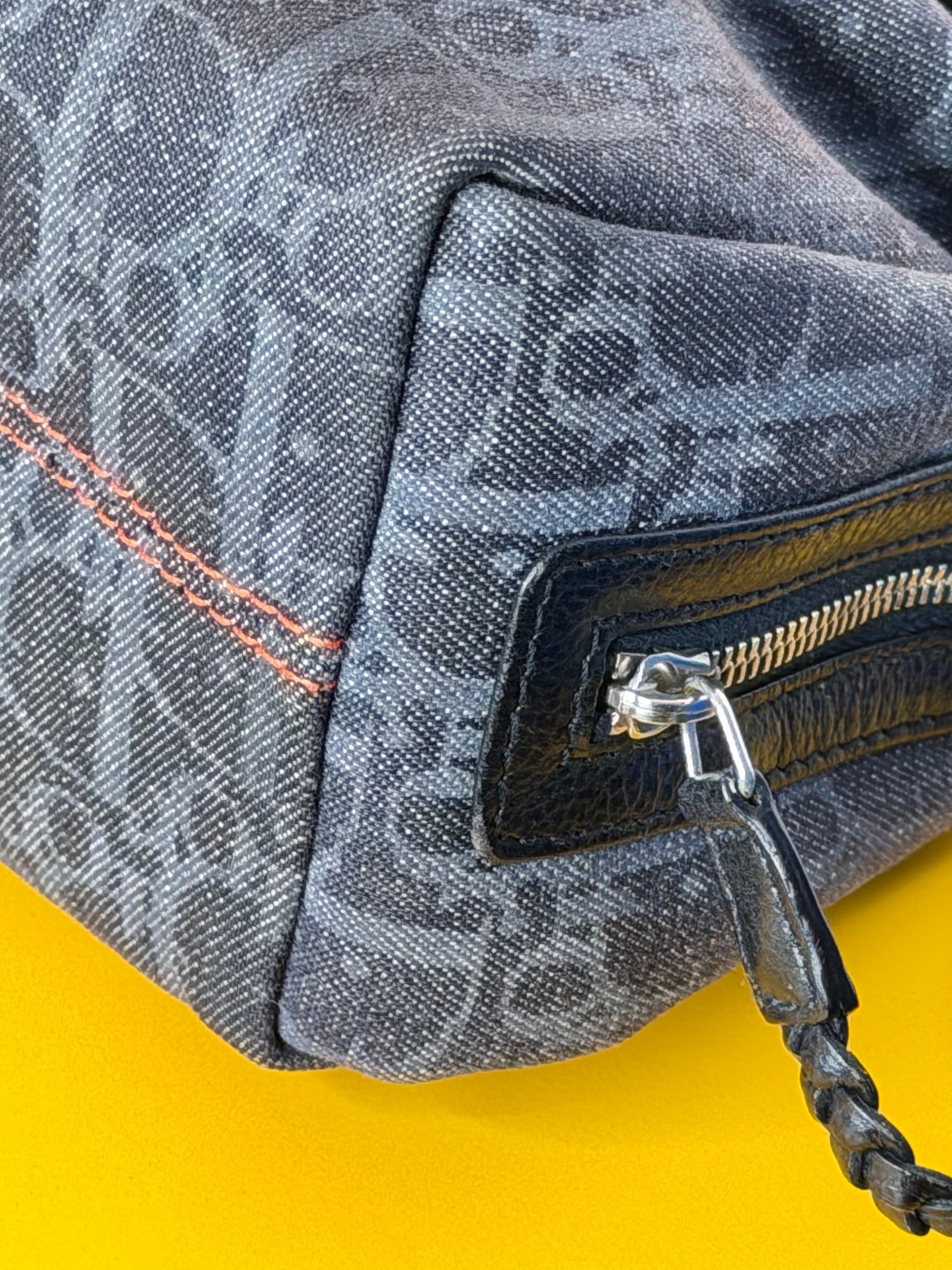 Dior Remove before flight