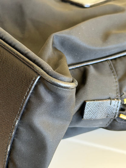 Prada Bauletto in Nylon e Pelle Saffiano