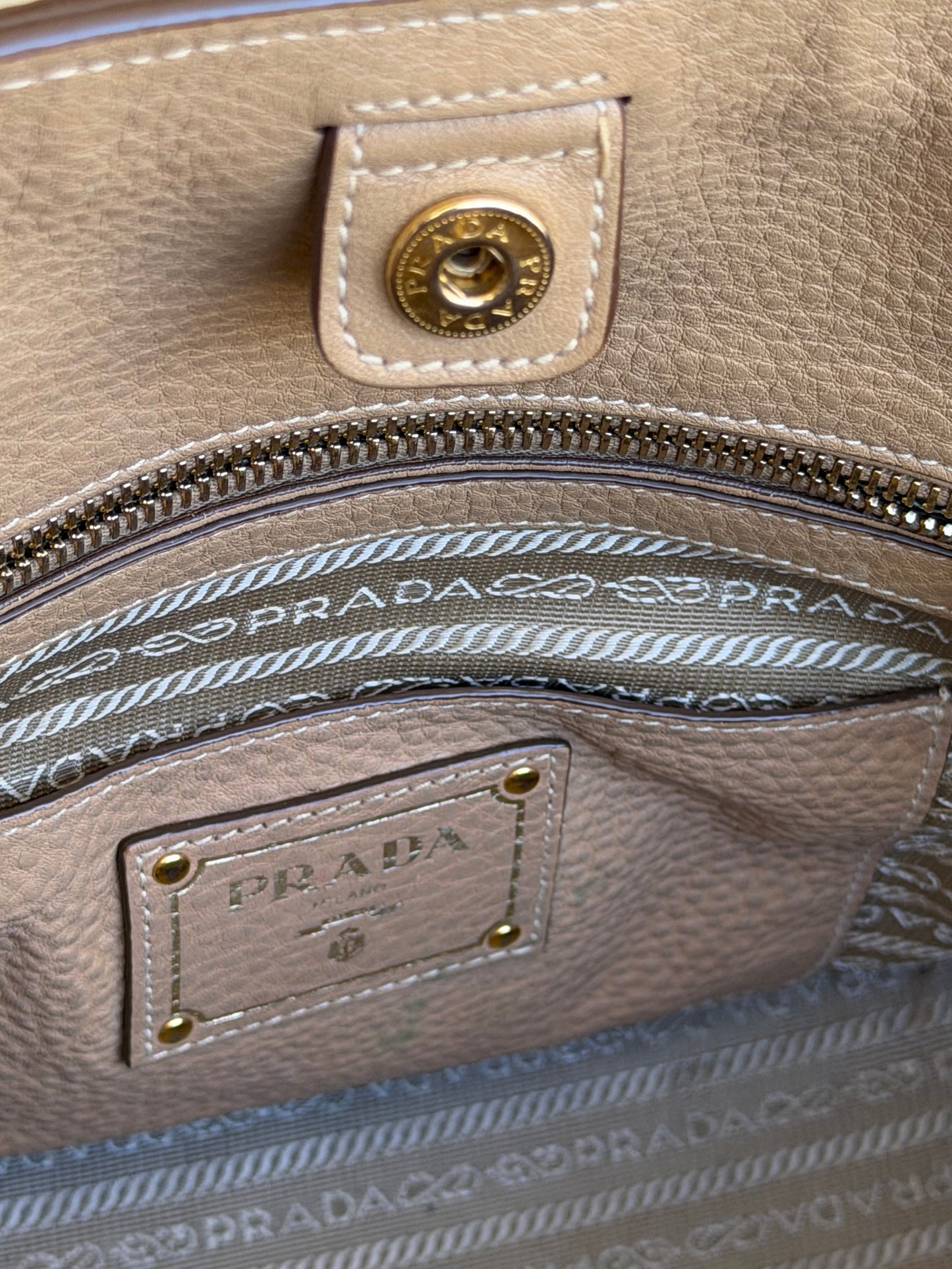 Prada tote in pelle